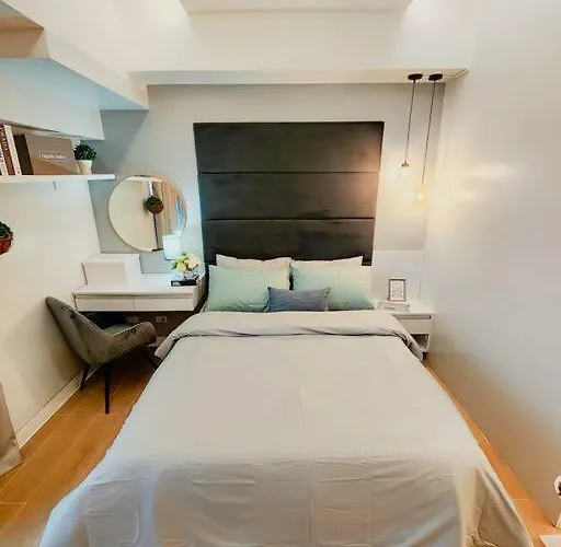 Apartment Venice View Balcony At Mckinley Hill Manila