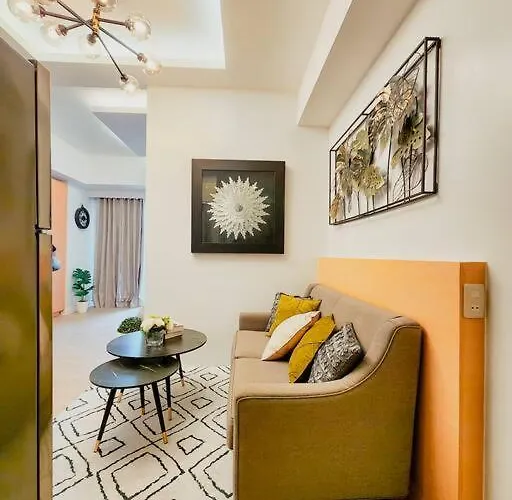 Venice View Balcony At Mckinley Hill Apartment