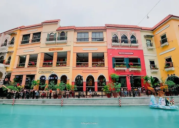 Venice View Balcony At Mckinley Hill *