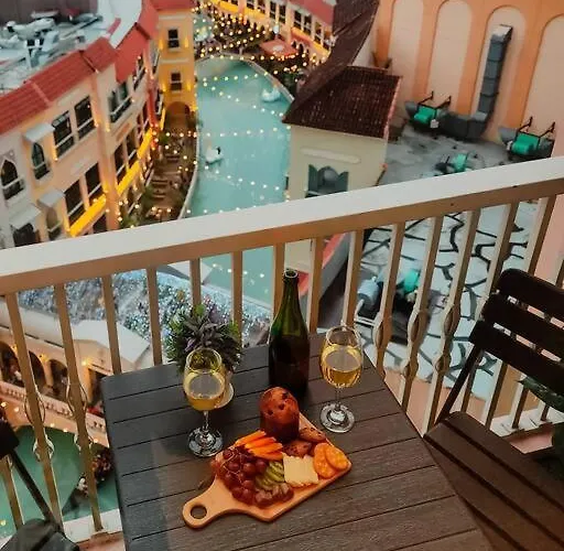 Apartment Venice View Balcony At Mckinley Hill *