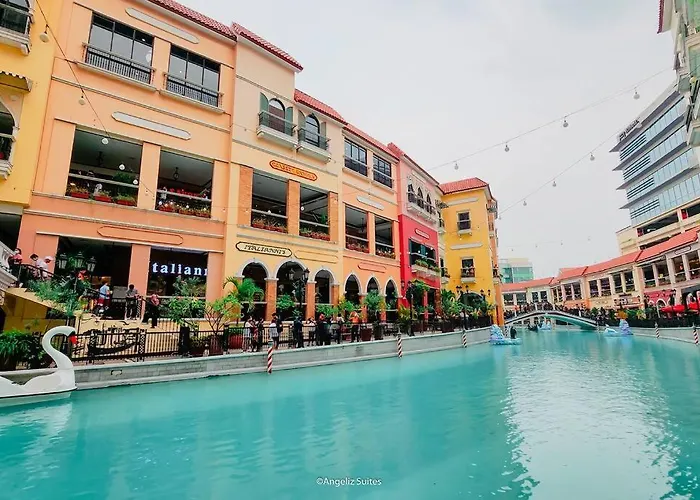 Venice View Balcony At Mckinley Hill * Manila