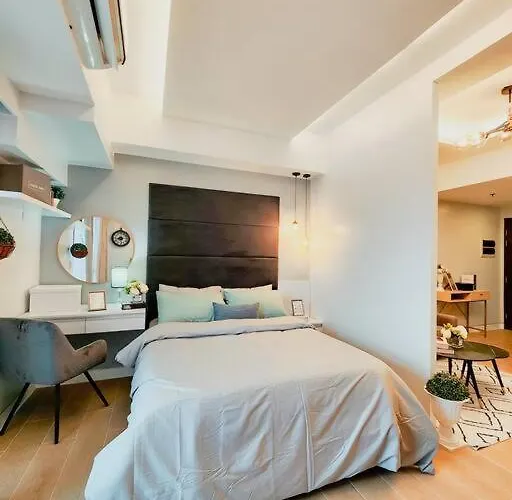 Venice View Balcony At Mckinley Hill Apartment *