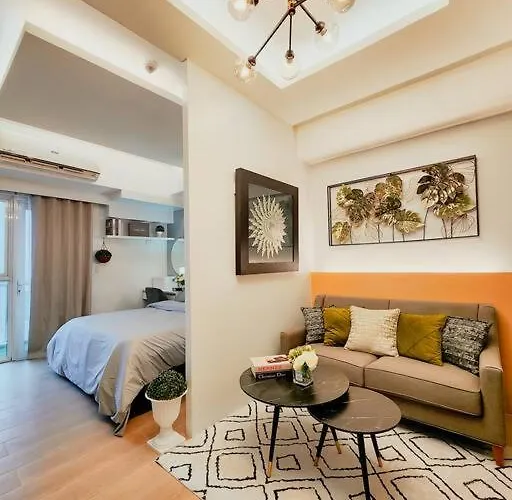 Venice View Balcony At Mckinley Hill Apartment Manila