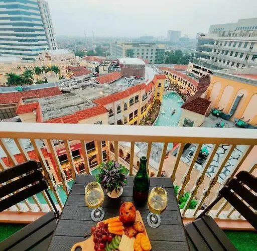 Venice View Balcony At Mckinley Hill Apartment