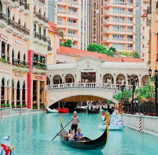 Apartment Venice View Balcony At Mckinley Hill *
