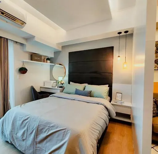 Venice View Balcony At Mckinley Hill Manila