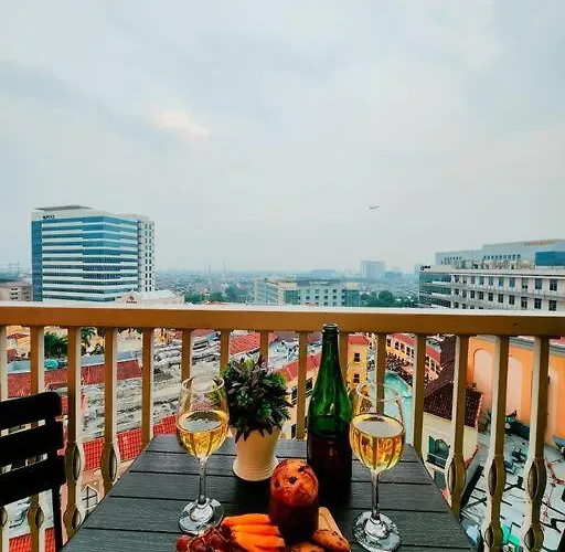 Venice View Balcony At Mckinley Hill Manila