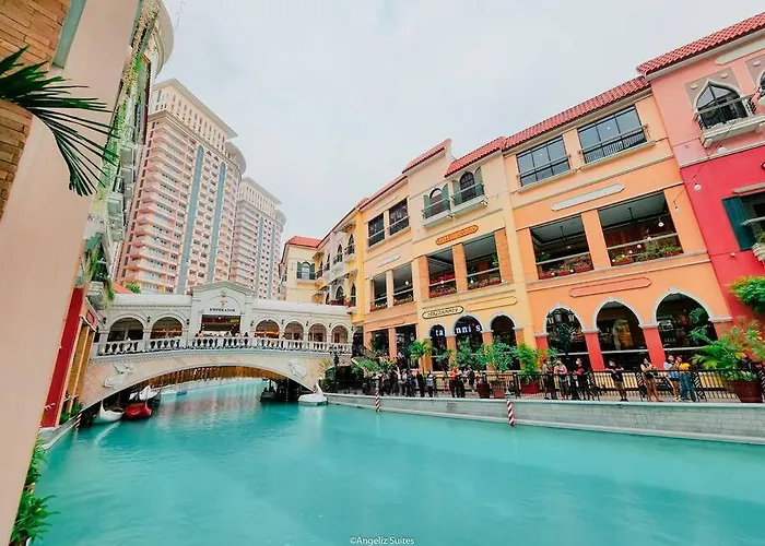 Venice View Balcony At Mckinley Hill Apartment Manila