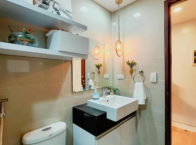 Venice View Balcony At Mckinley Hill Apartment